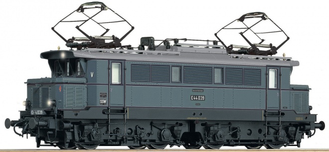 Electric locomotive E44<br /><a href='images/pictures/Roco/72542.jpg' target='_blank'>Full size image</a>